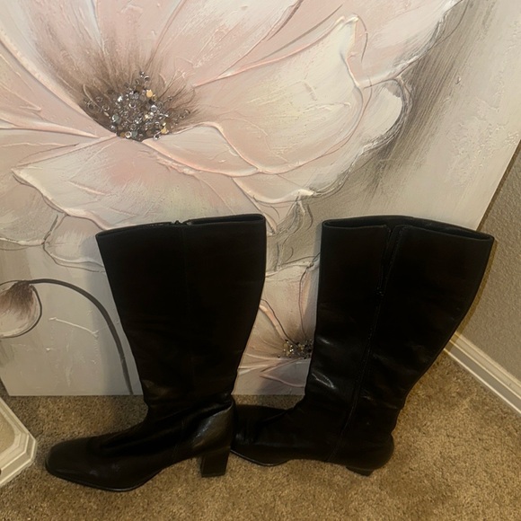 Ann Taylor boots size 8 1/2 UEC - Picture 8 of 9